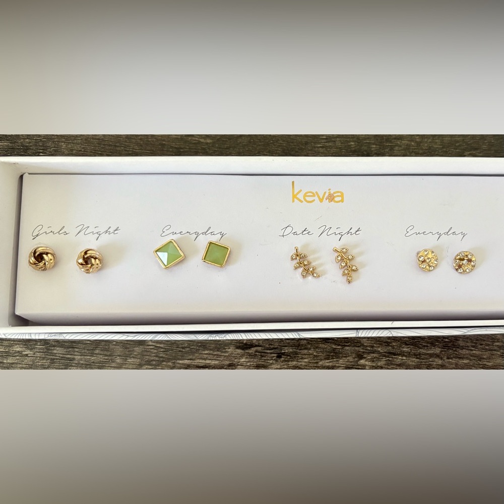 Elegant Gold and Green Earrings Collection